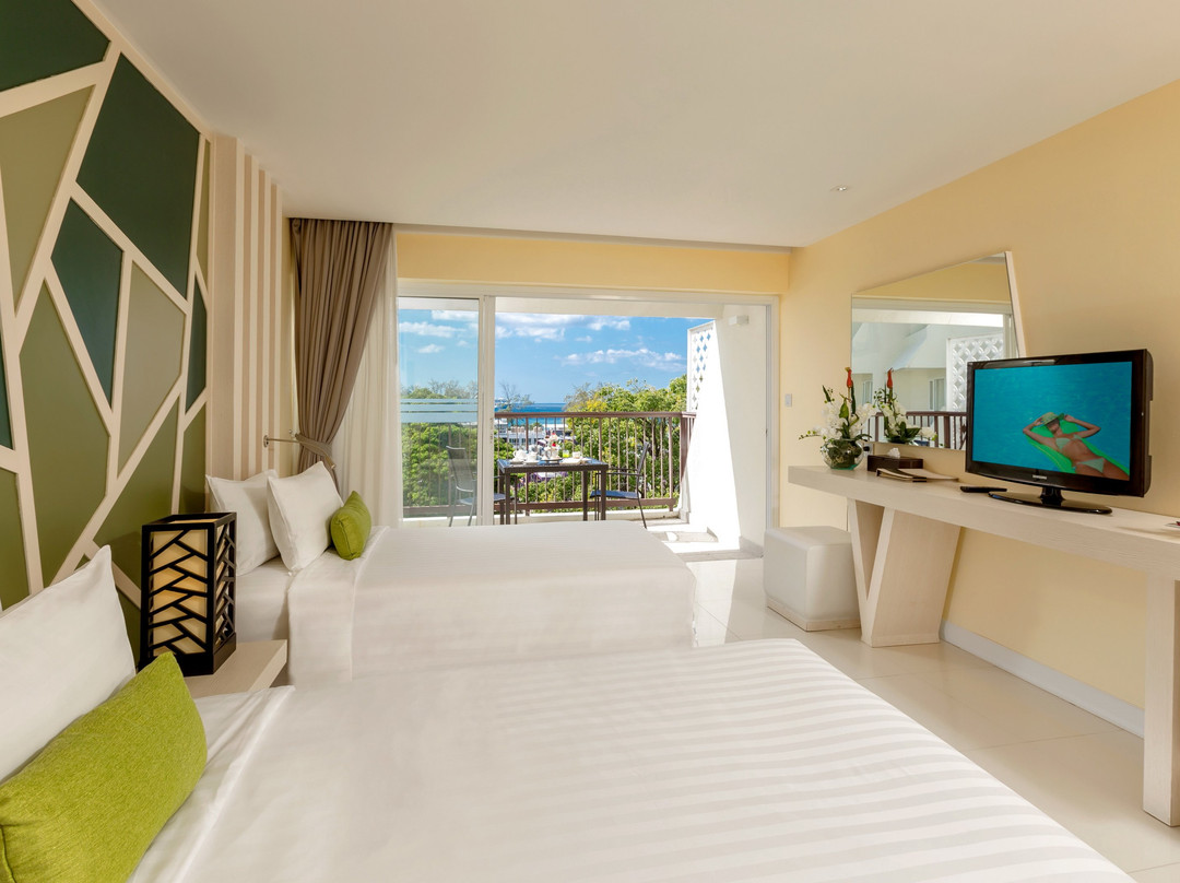 巴东安达曼拥抱酒店主图