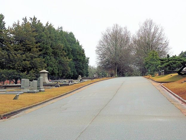 Oak Hill Cemetery-纽南必去景点