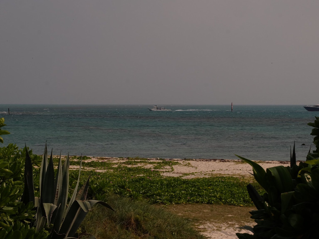 Aiyaruhama Beach景点图片