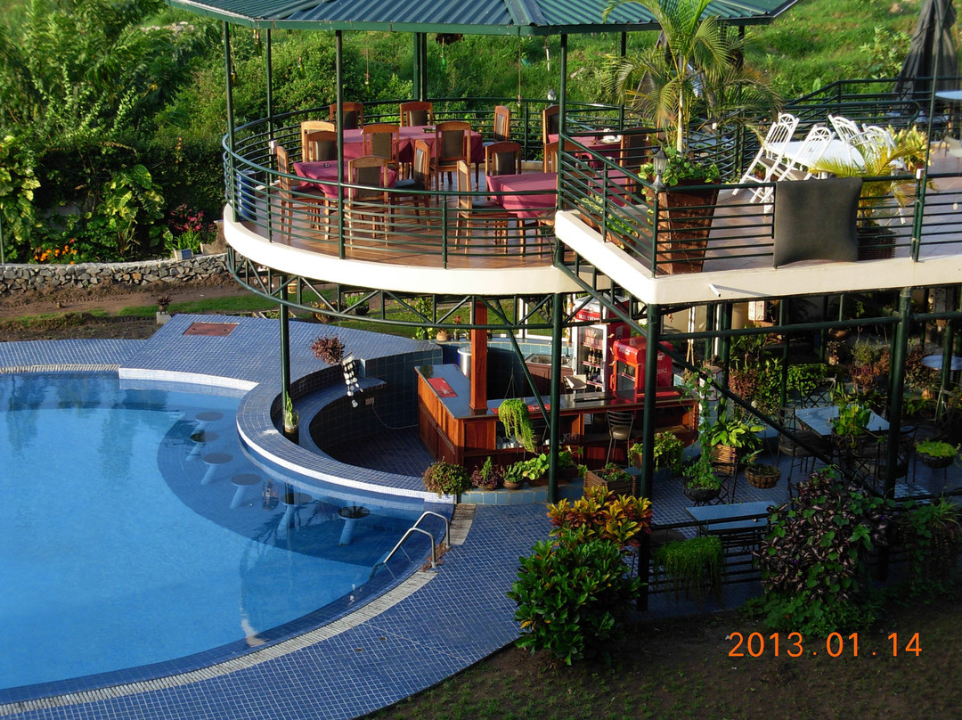 Ryan's Bay Hotel主图