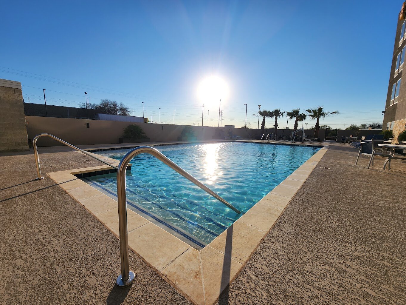 La Quinta Inn & Suites by Wyndham Del Rio-泳池