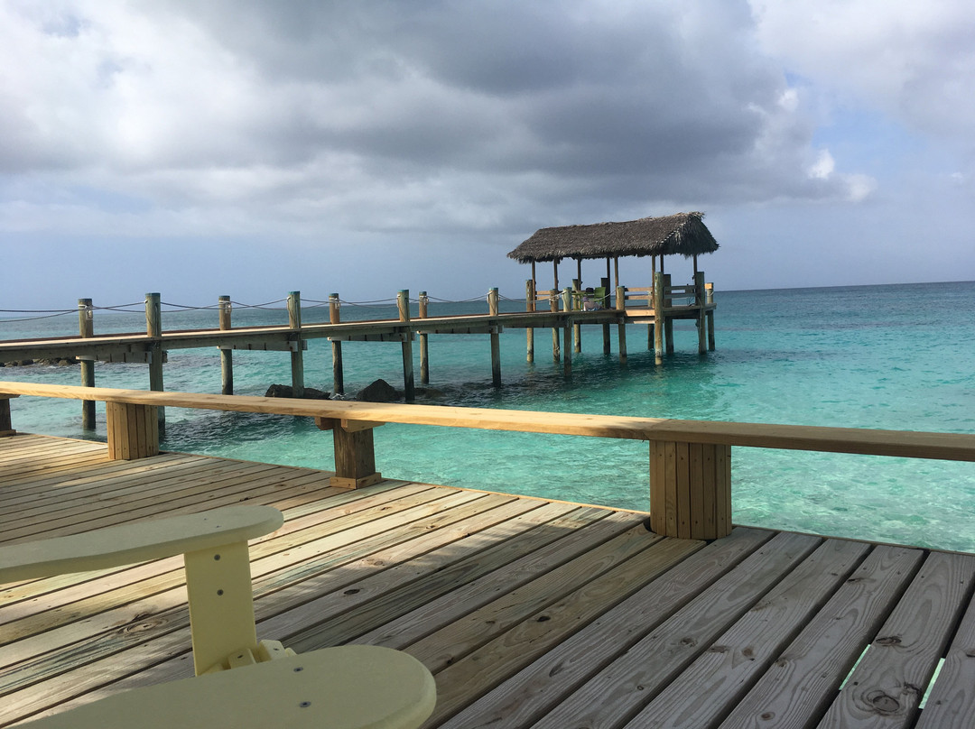 Compass Point Beach Resort主图