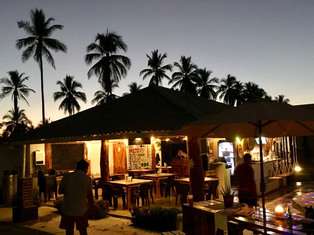 Show Pony Beach Resort主图