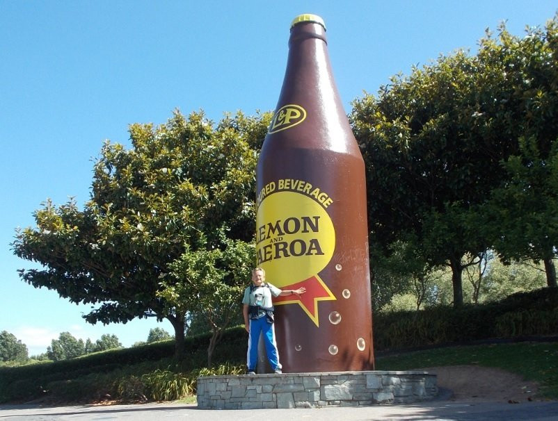 Lemon & Paeroa Bottle景点图片