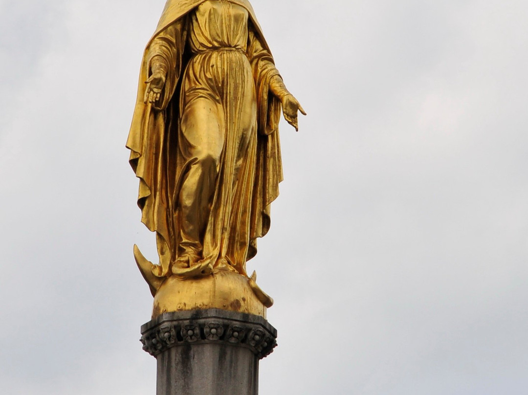 Holy Mary Monument景点图片