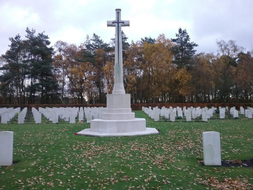 Cannock Chase War Cemetery景点图片