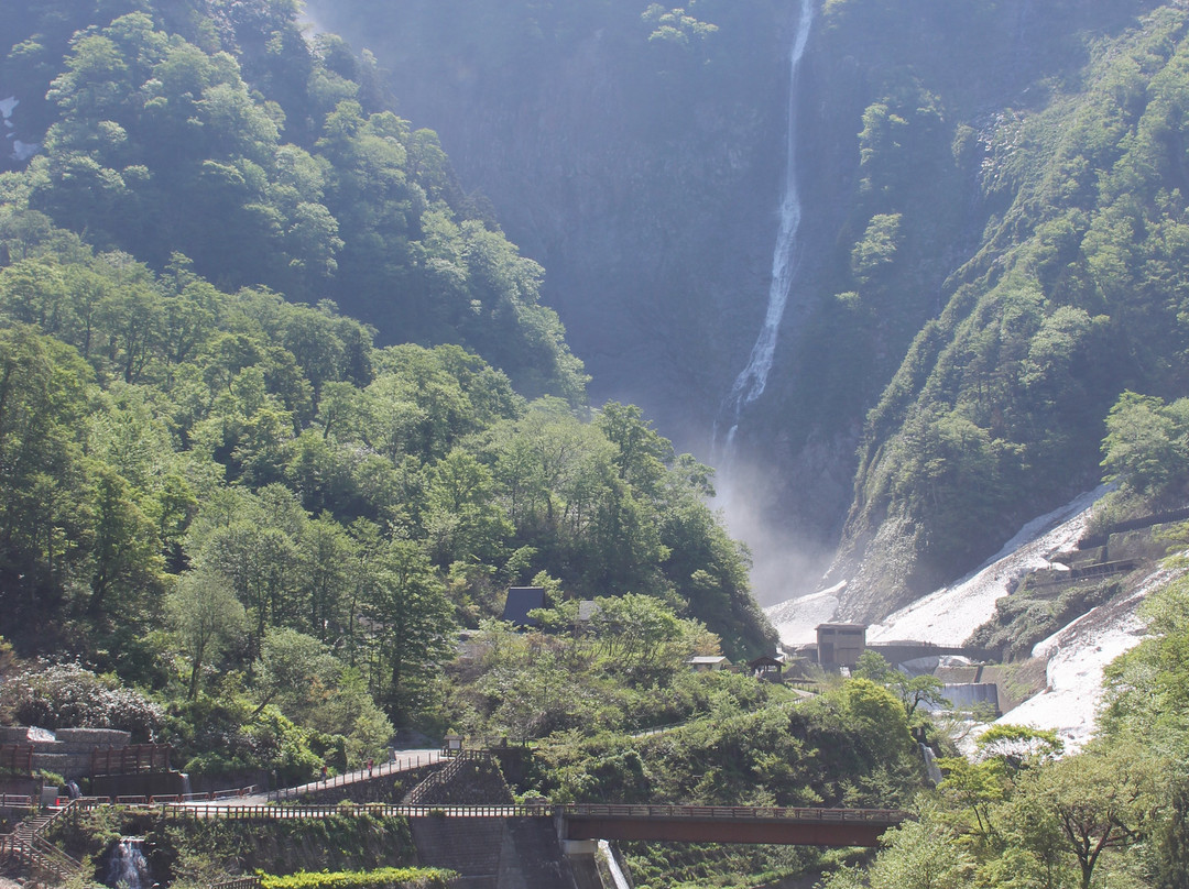 Hannoki Waterfall景点图片