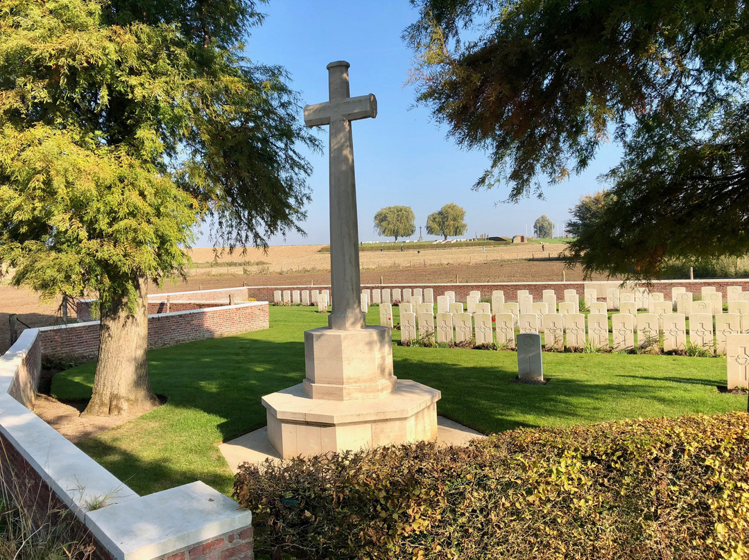 Mud Corner Cemetery景点图片