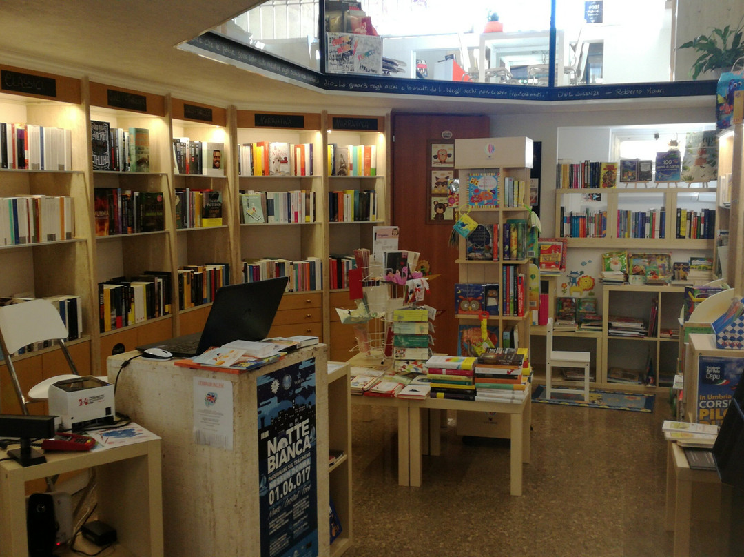 Libreria Le Pagine Sul Lago景点图片