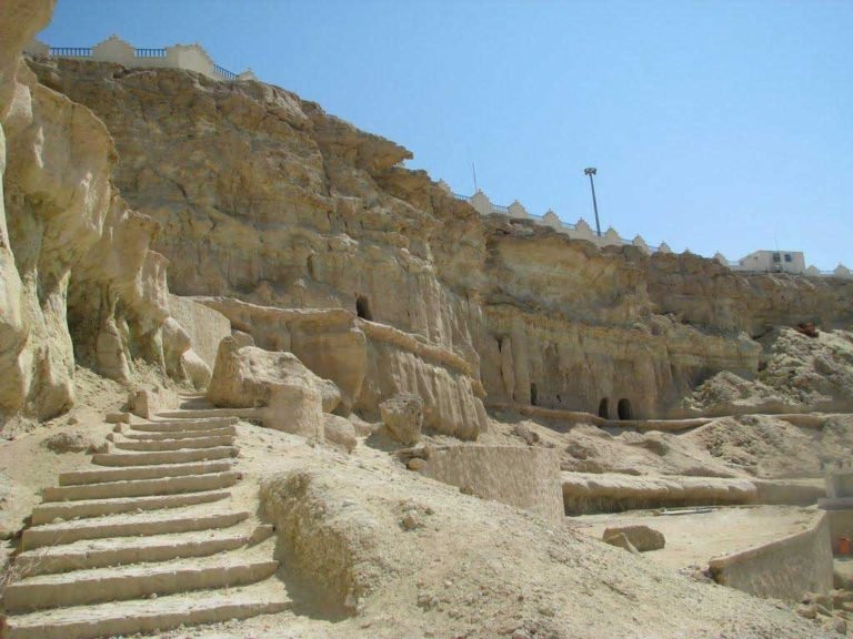 Kharbas Caves景点图片