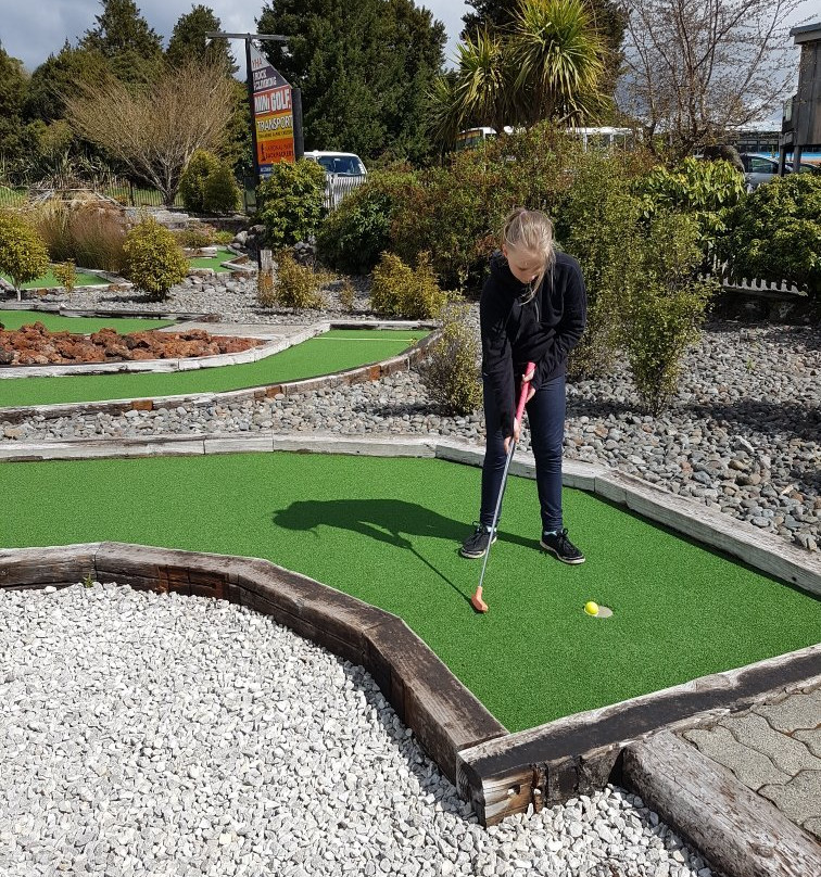 Schnapps Mini Golf-National Park Village必去景点