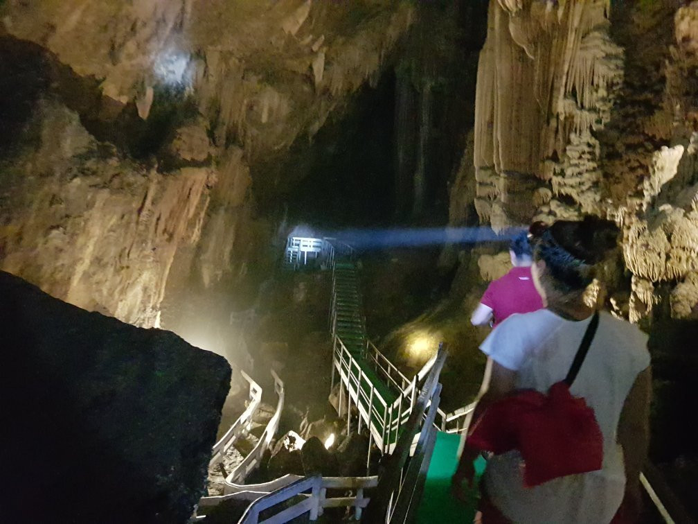 Lung Khuy Cave景点图片