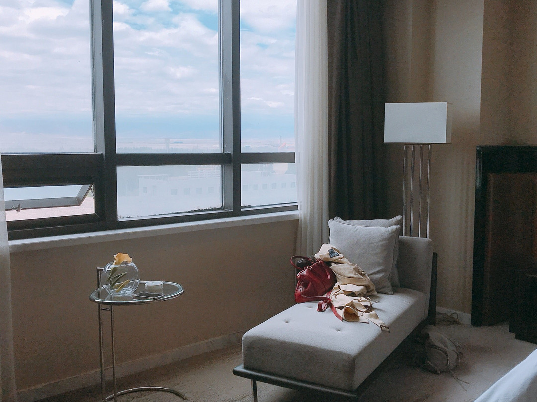 青海凯邦瑞斯丽大酒店主图