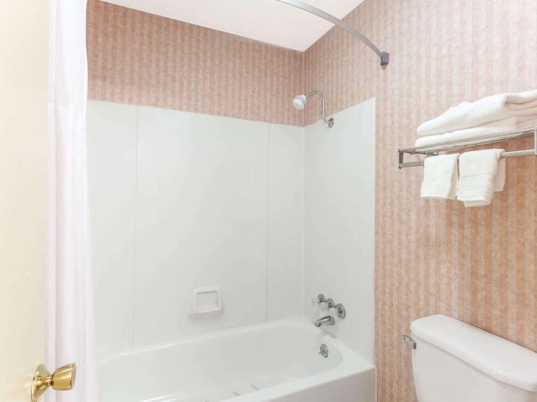 Days Inn by Wyndham Holladay主图