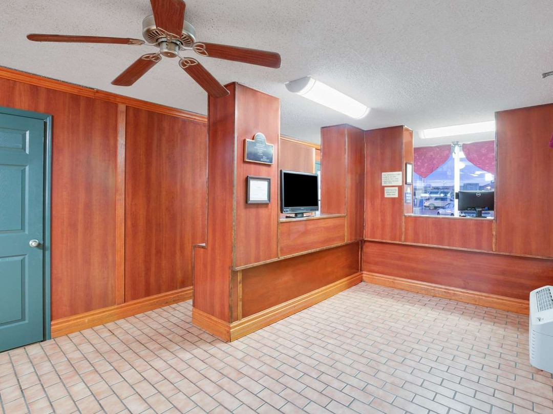 纽波特戴斯酒店主图