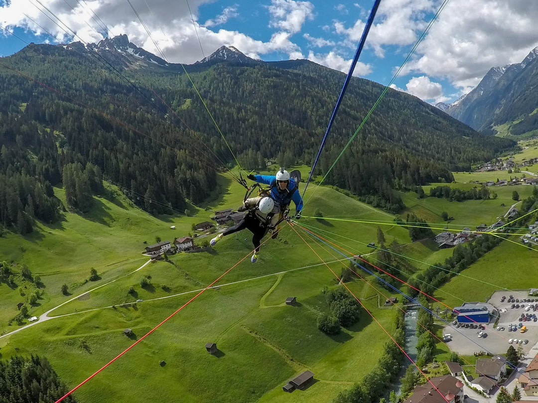 Tandem Paragliding景点图片