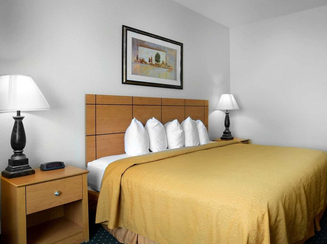Quality Inn & Suites Springfield Southwest Near I-72主图
