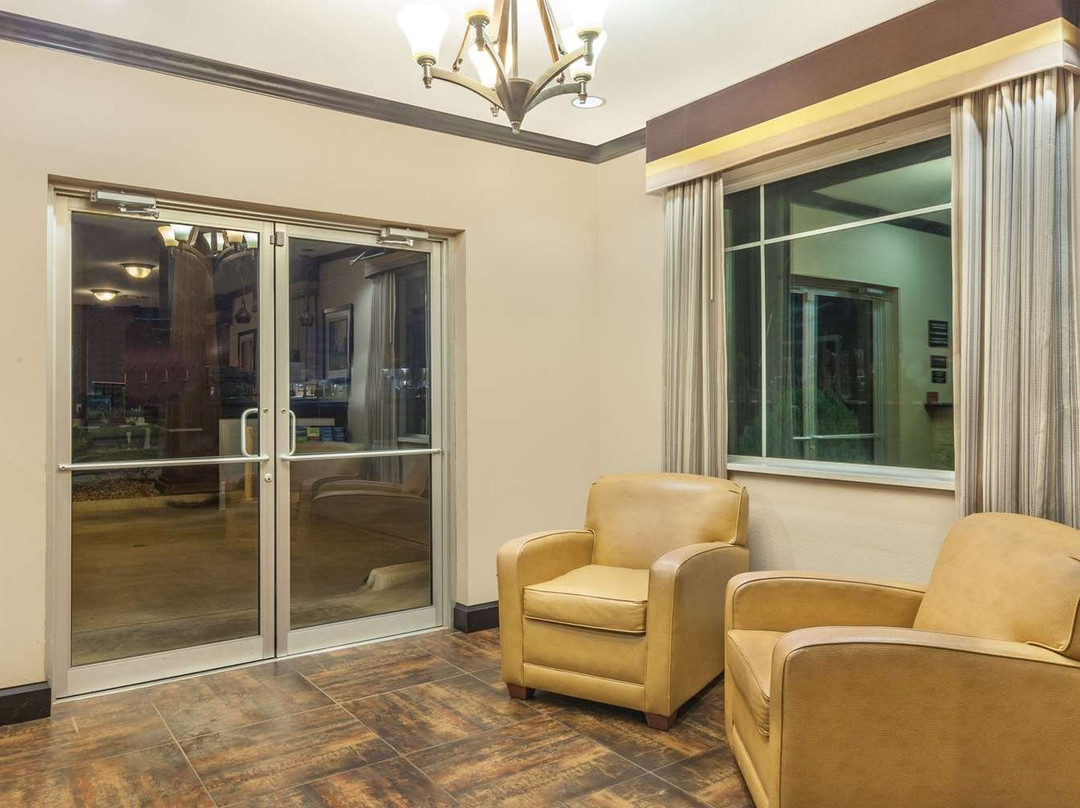 Super 8 by Wyndham Center主图