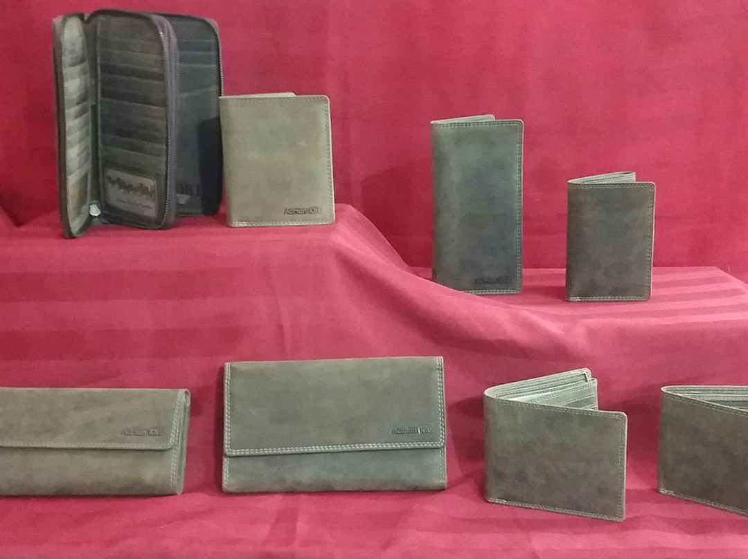 Aurora Emporium Art Gallery-黄刀镇必去景点