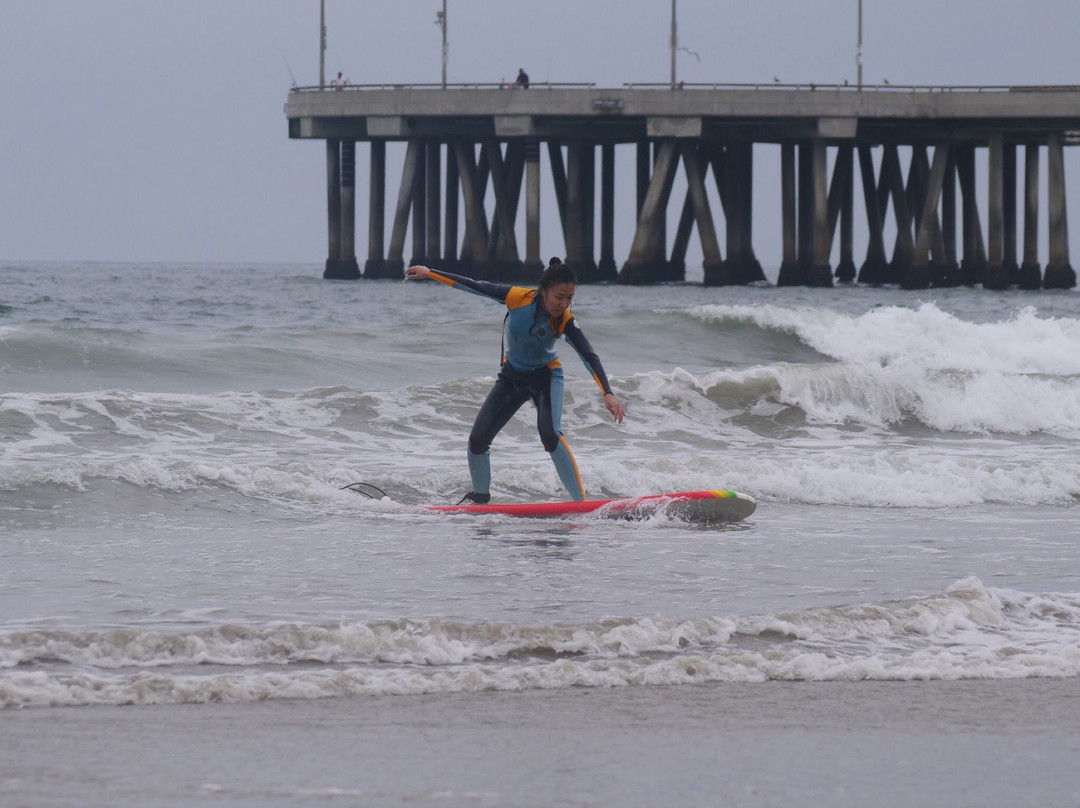 Golden Wave Surf School-洛杉矶必去景点