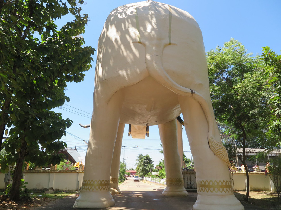 Wat Saprasansuk景点图片