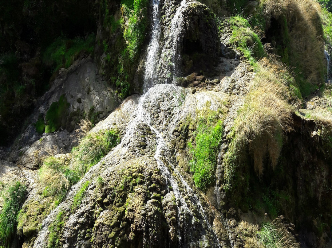 Cascade de Tufs-Baume-les-Messieurs必去景点
