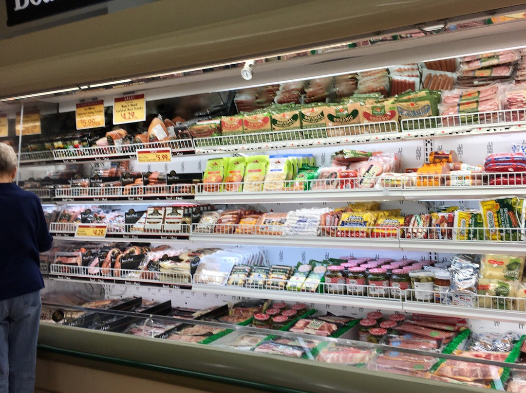 Adams Fairacre Farms-Wappingers Falls必去景点