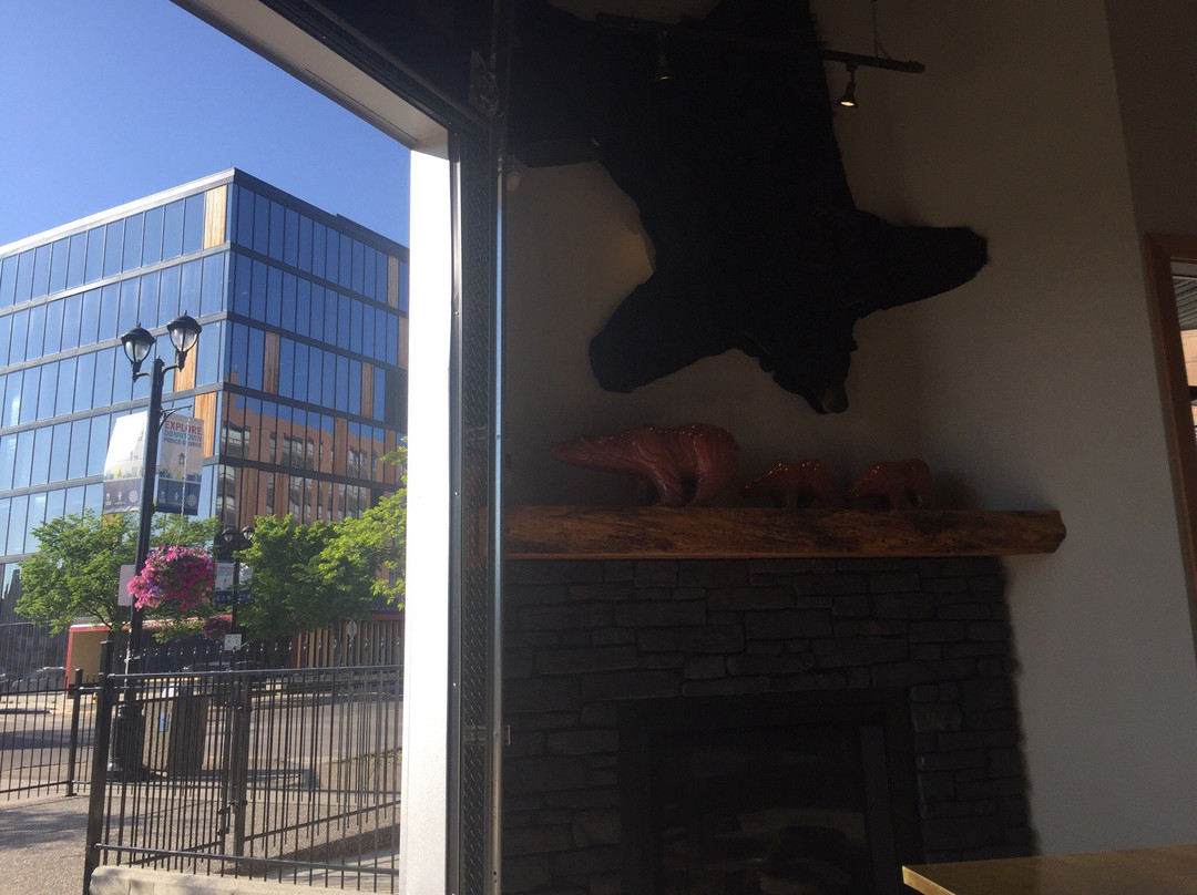 CrossRoads Brewing & Distillery景点图片