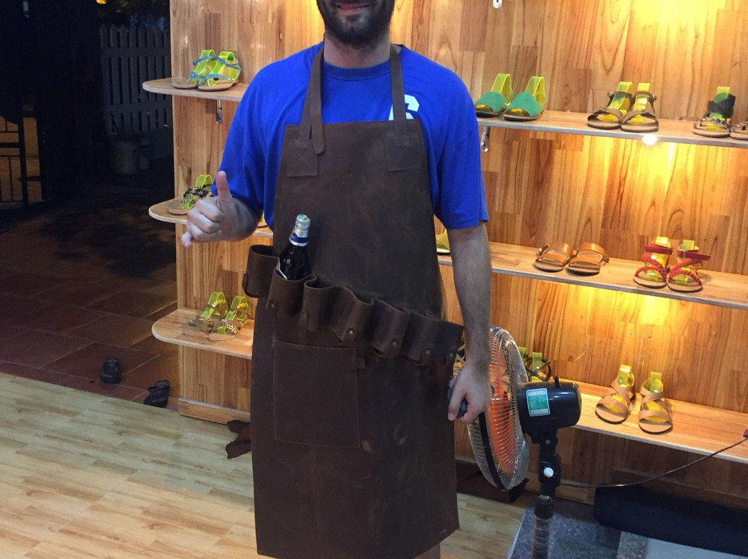 Roni Shoes & Hand Bag Shop-会安必去景点