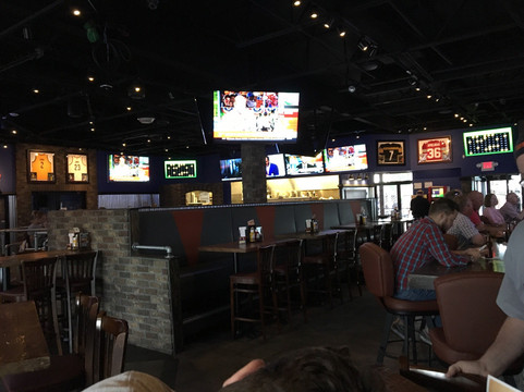 Jerzees All American Bar & Grille-坎顿必去景点