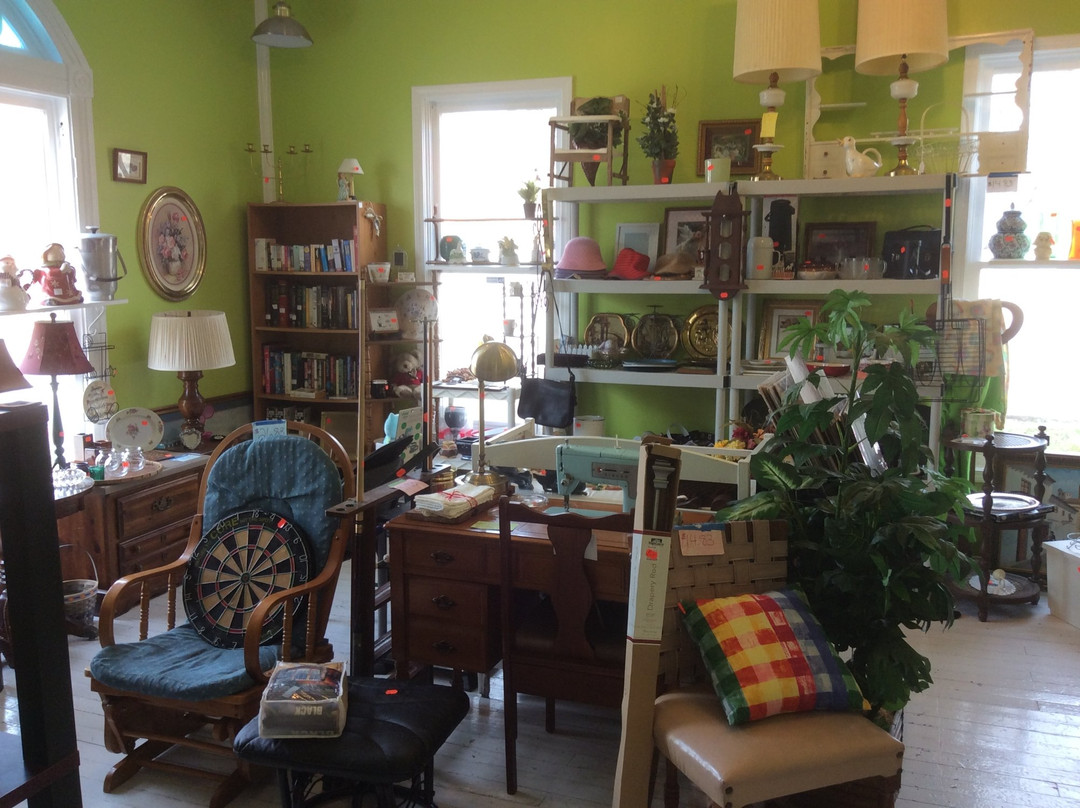 Baehr's Den Collectibles景点图片