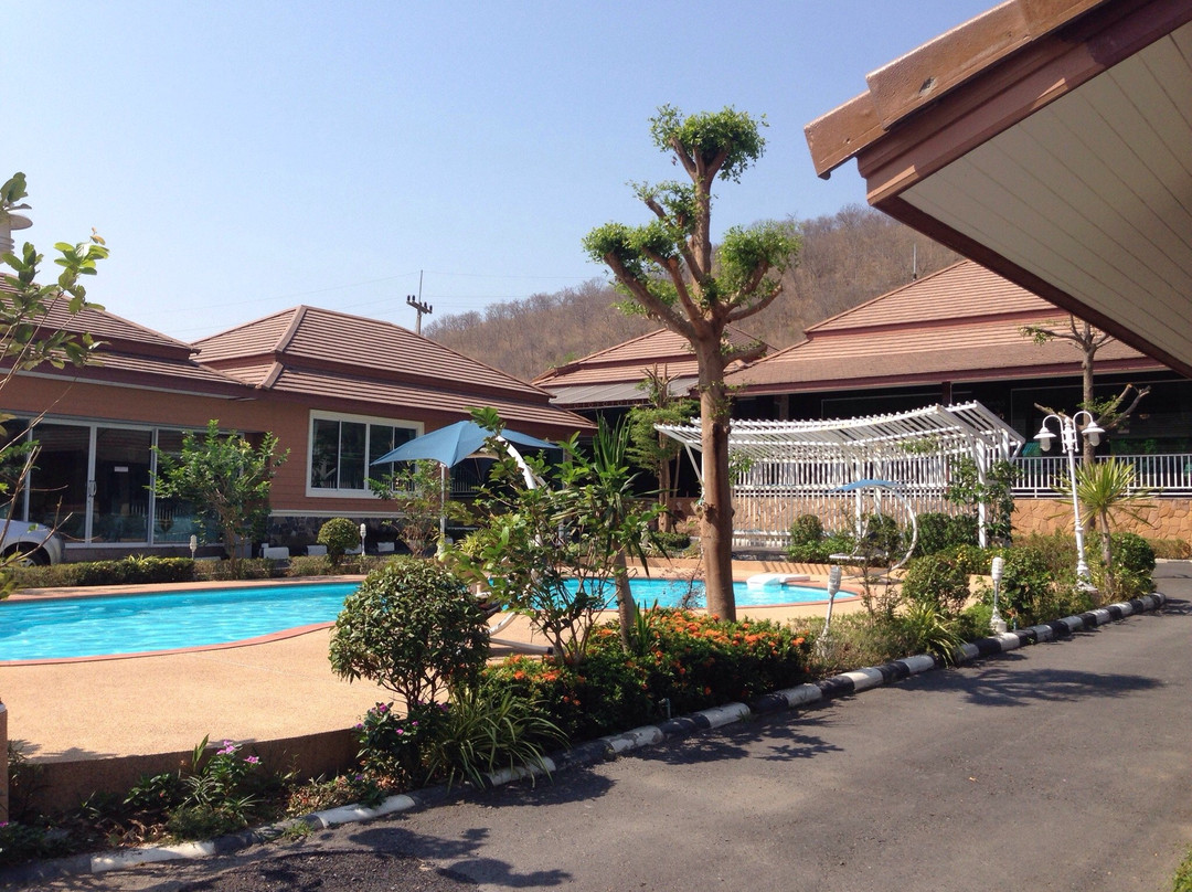 Baan Dara Resort