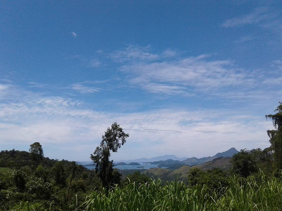 Bracuhy Beach-安格拉杜斯雷斯必去景点