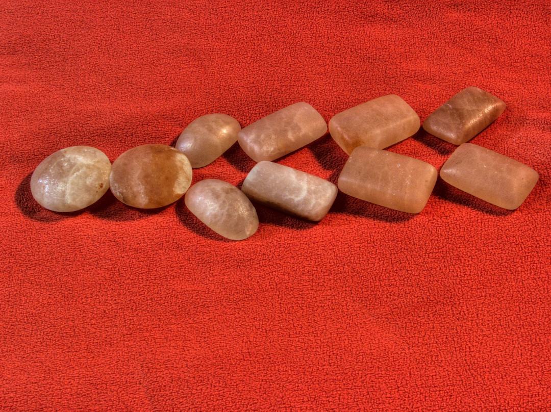 Healing with Bamboo and Stones-莱克福里斯特必去景点