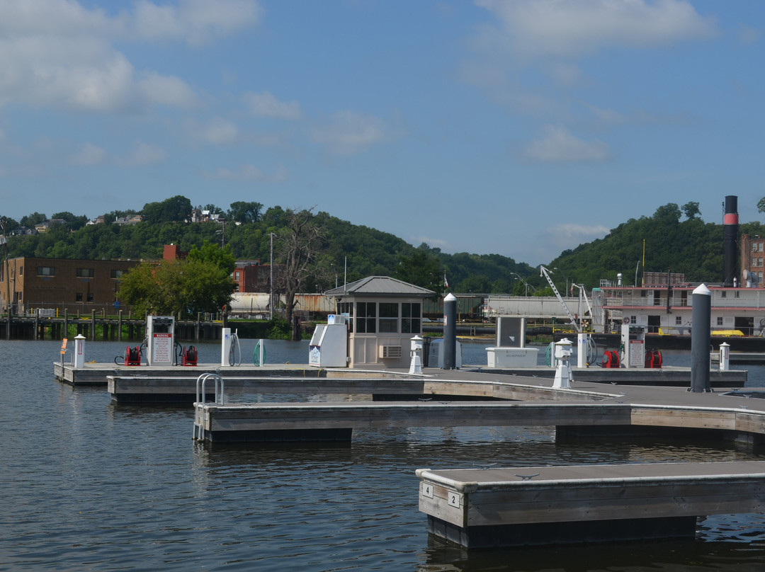 Port of Dubuque Marina-迪比克必去景点