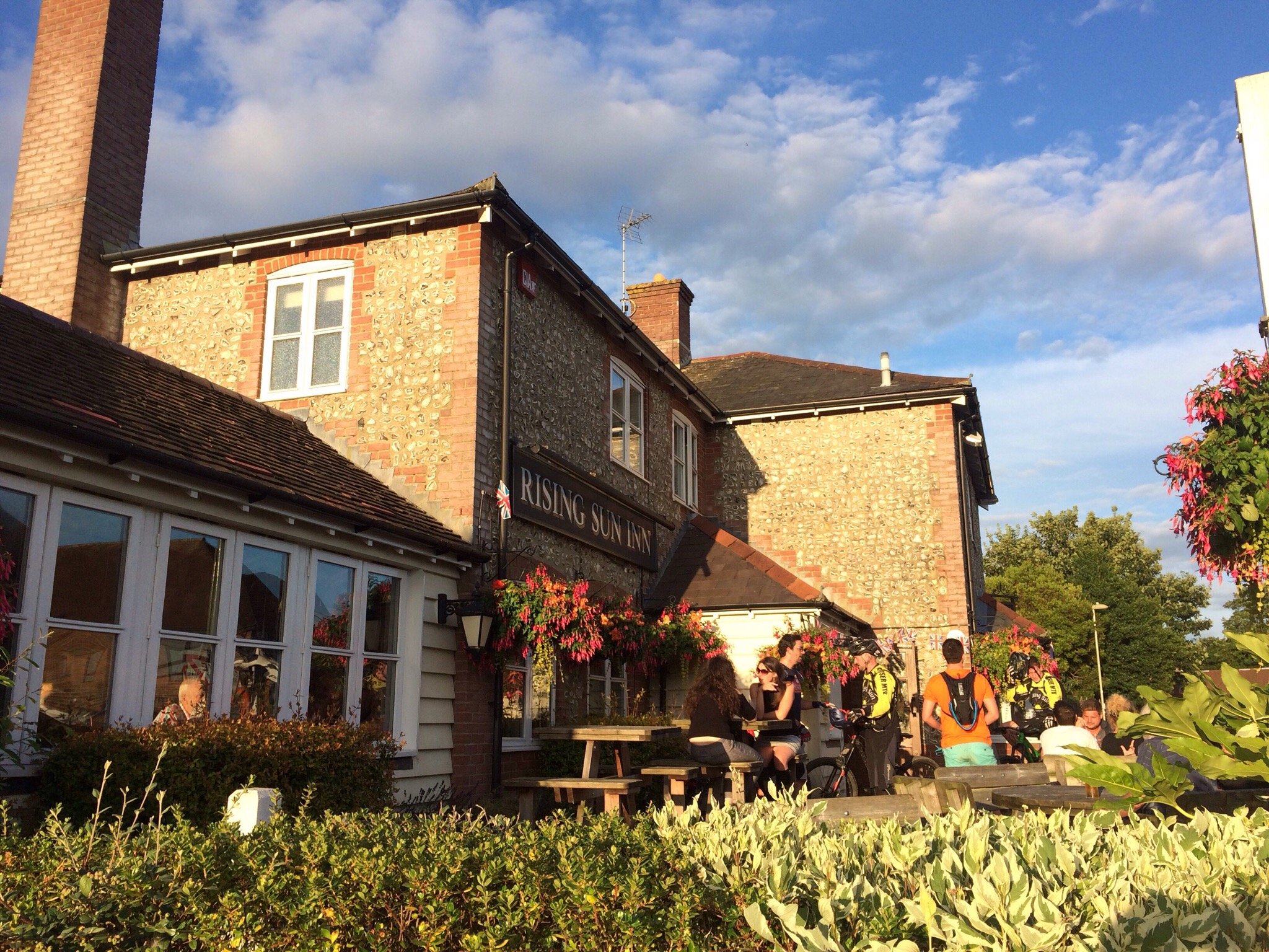 The Rising Sun Inn-官方