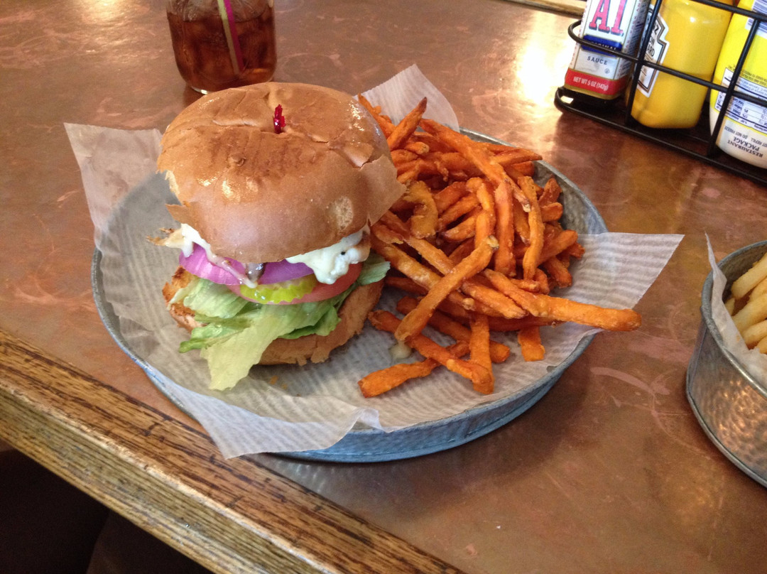 Martinsdale餐馆和美食-Bar 47