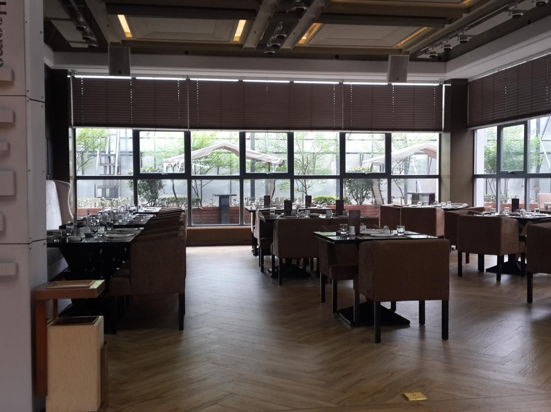 维多利亚豪美大酒店