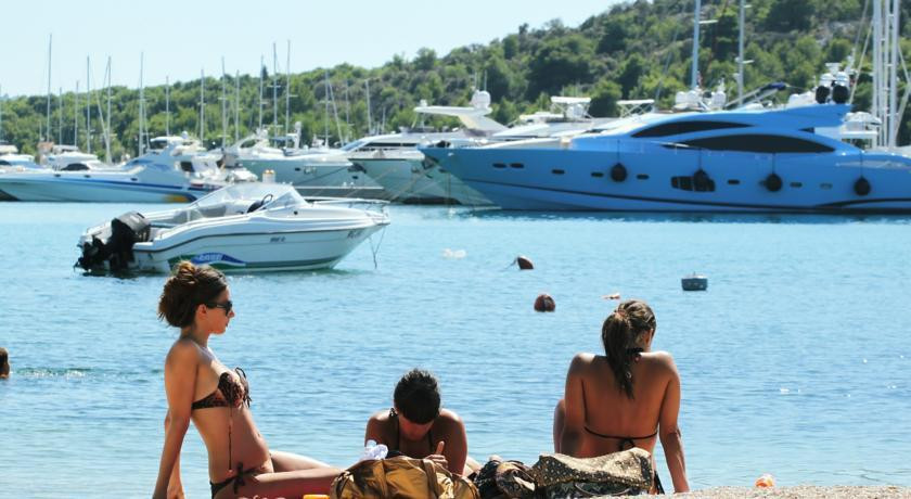 Hajos Nyar-希贝尼克必去景点