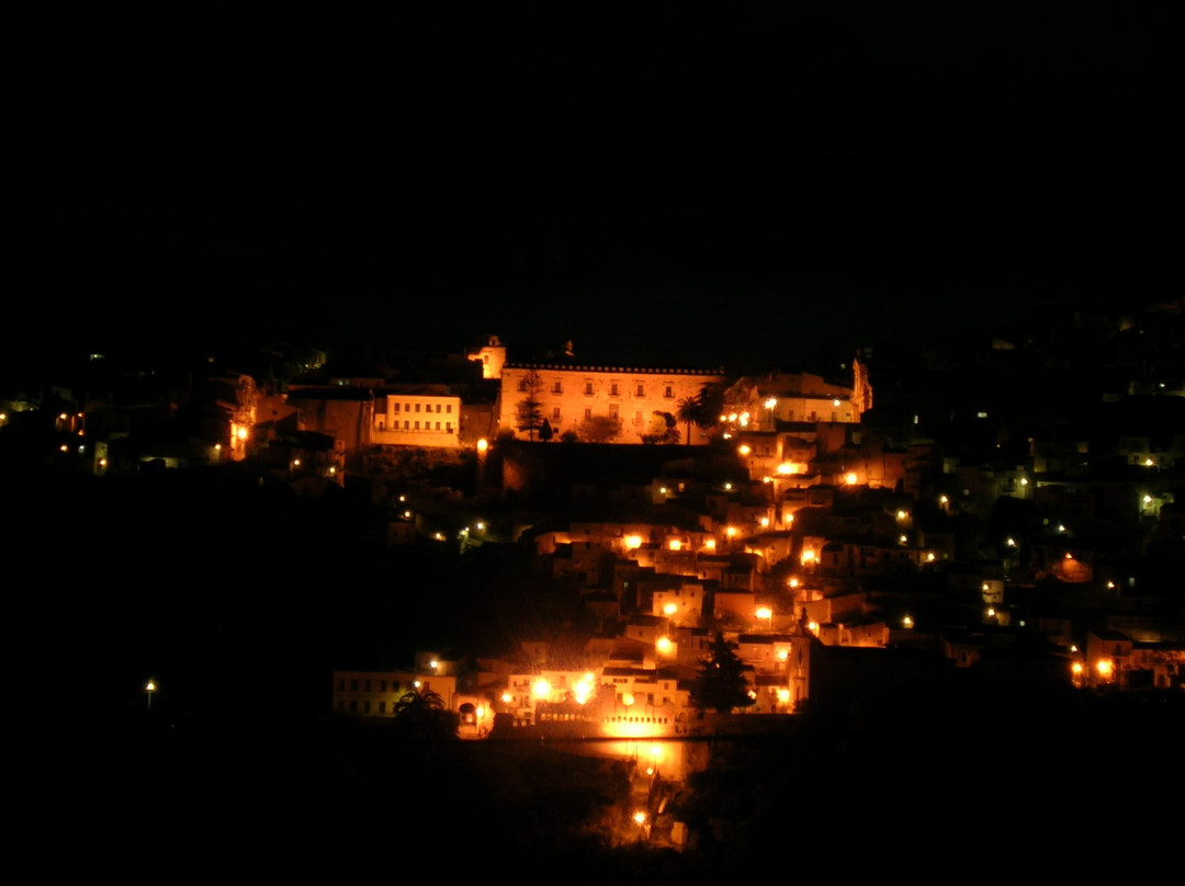 Palazzo Branciforti-Leonforte必去景点