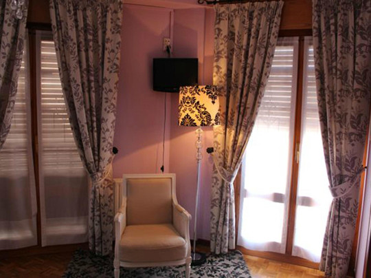 Madrigalejo del Monte酒店住宿-Hotel Docar