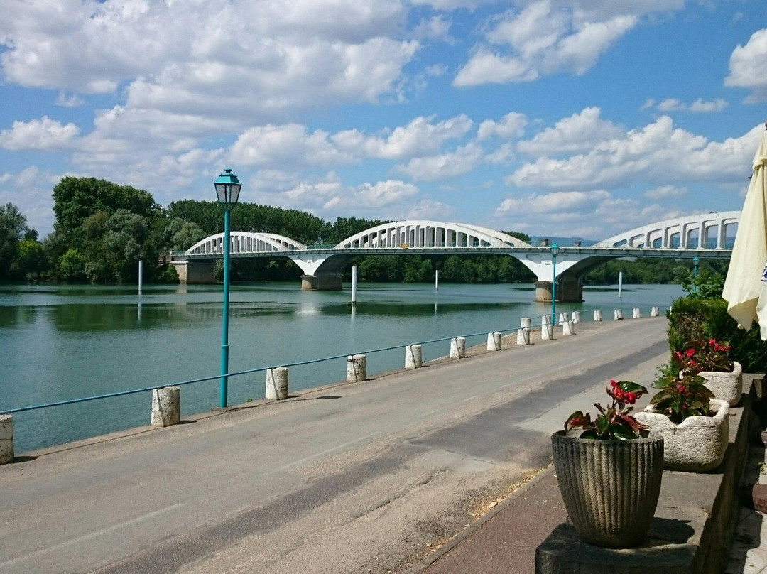 Saint-Étienne-sur-Chalaronne旅游攻略图片