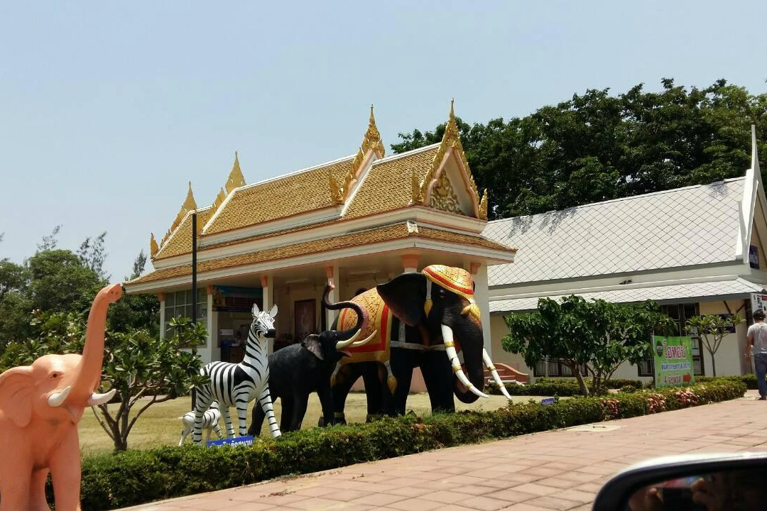 Erawan Thewalai Shrine-蓬武里必去景点