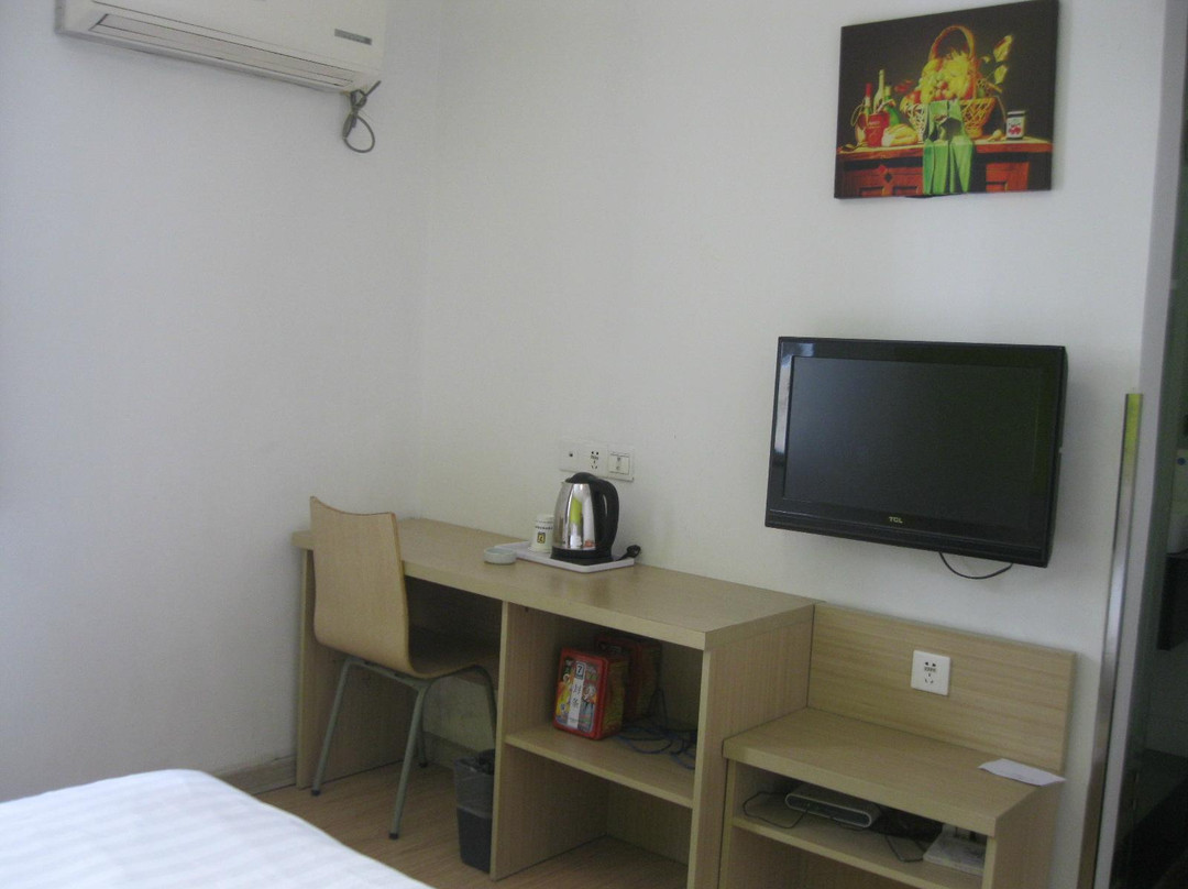 7天酒店(镇江苏宁广场永安路美食街店)主图