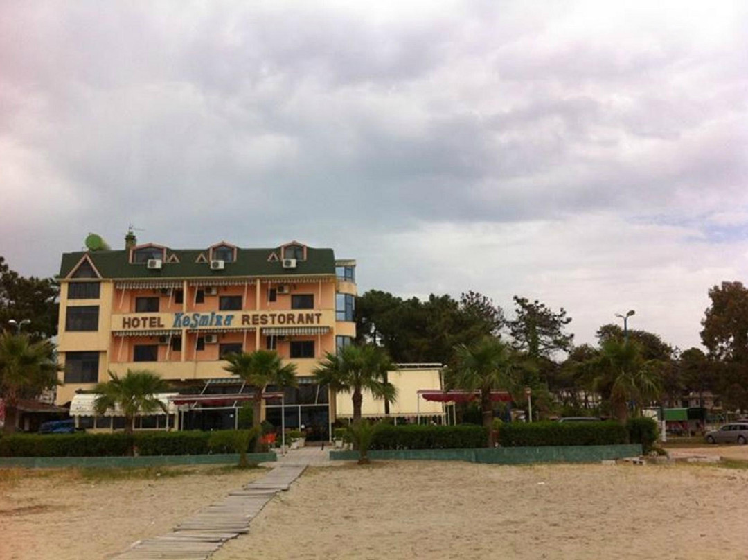 Pinet酒店住宿-Hotel Bar Restaurant Kosmira