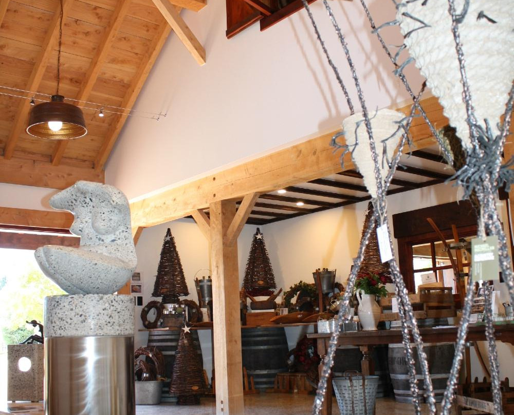 Michael Macmillan Sculptor and Country Homeware景点图片