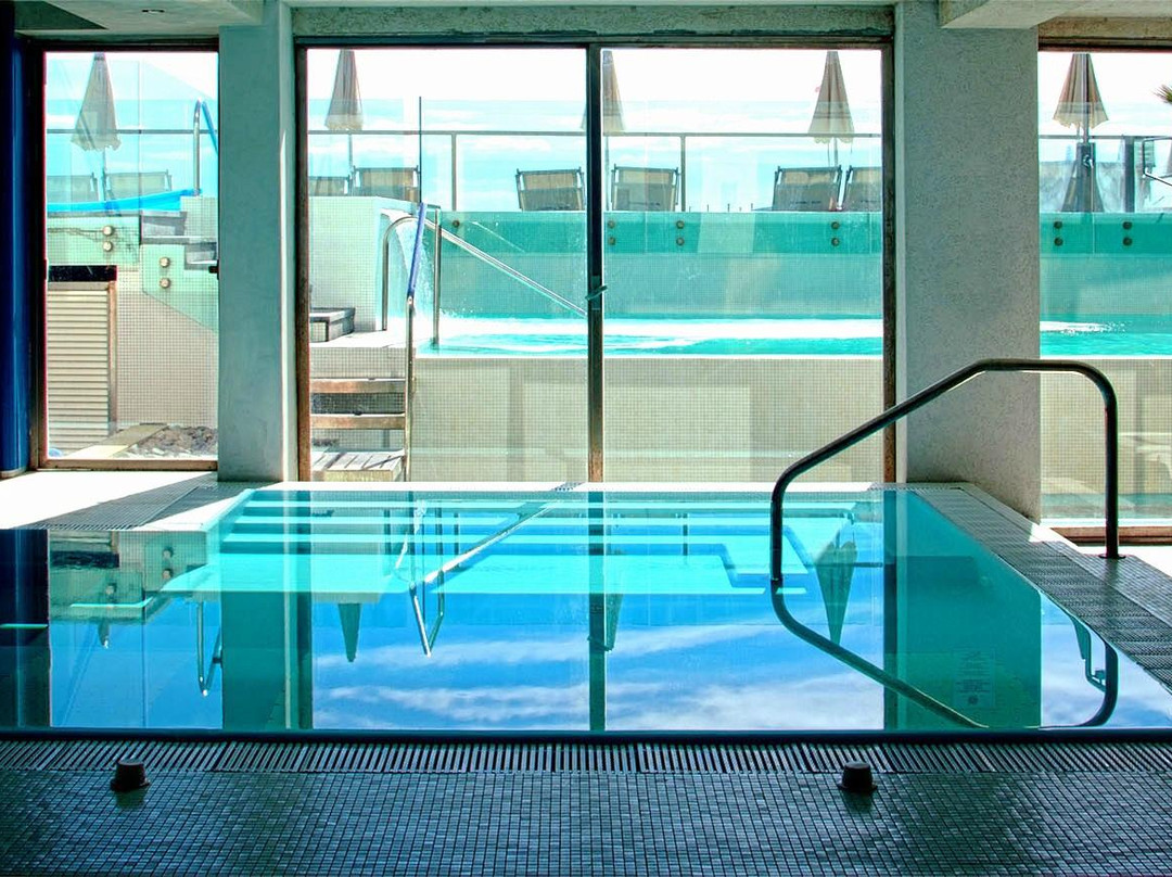 Hotel Caravelle Spa-迪亚诺马里纳必去景点