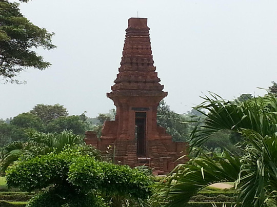 Authentic Java Tours-泗水必去景点