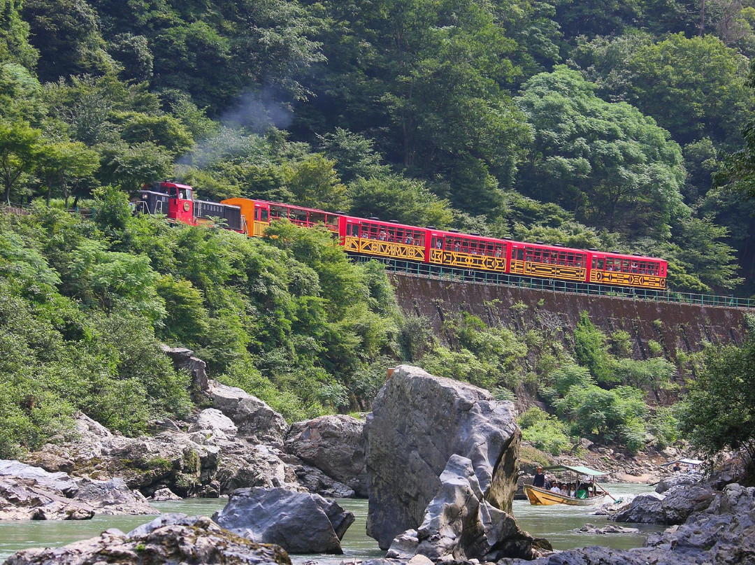 岚山嵯峨野观光小火车-京都市必去景点