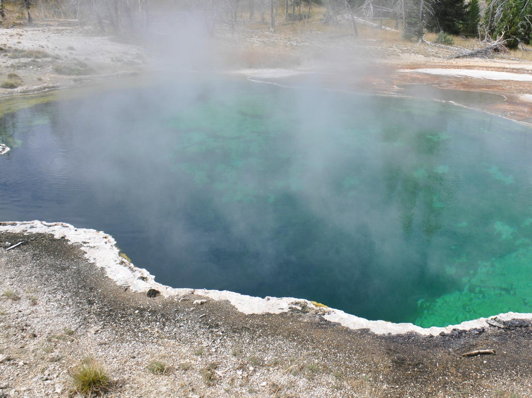 西拇指间歇泉盆地-黄石国家公园必去景点